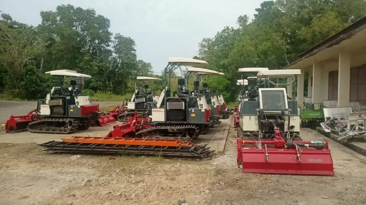 Belasan Alsintan Jenis Traktor Roda Empat Telah Didistribusikan